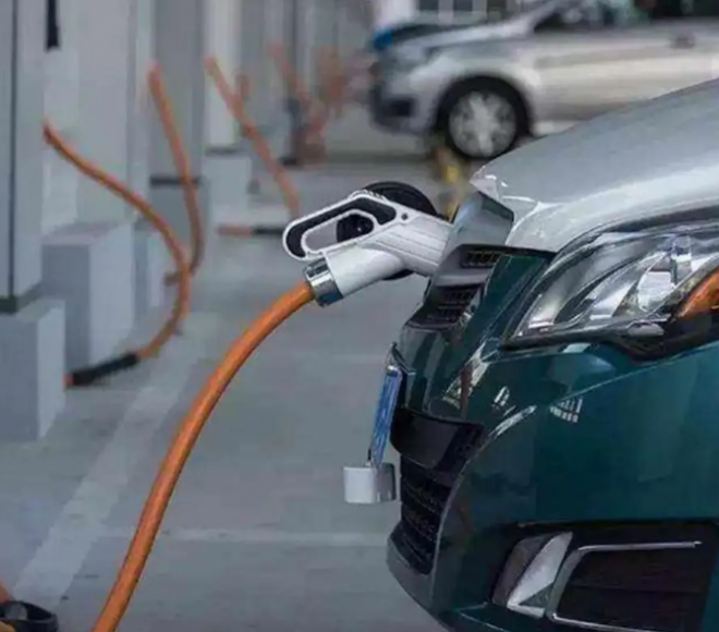 家门口充电！33个新能源充电桩进小区