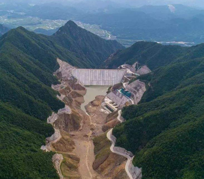 国内首个抽水蓄能多厂站集控中心投入试运行